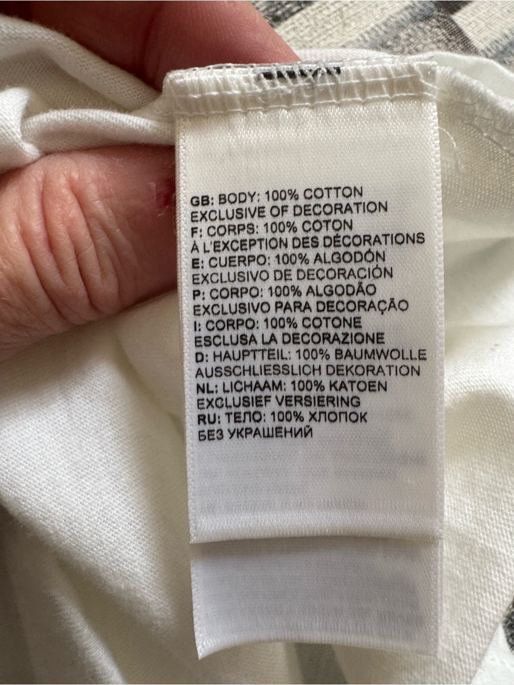 North Face Tee Women’s White Long Sleeve Logo Tee fall winter - Picture 10 of 11